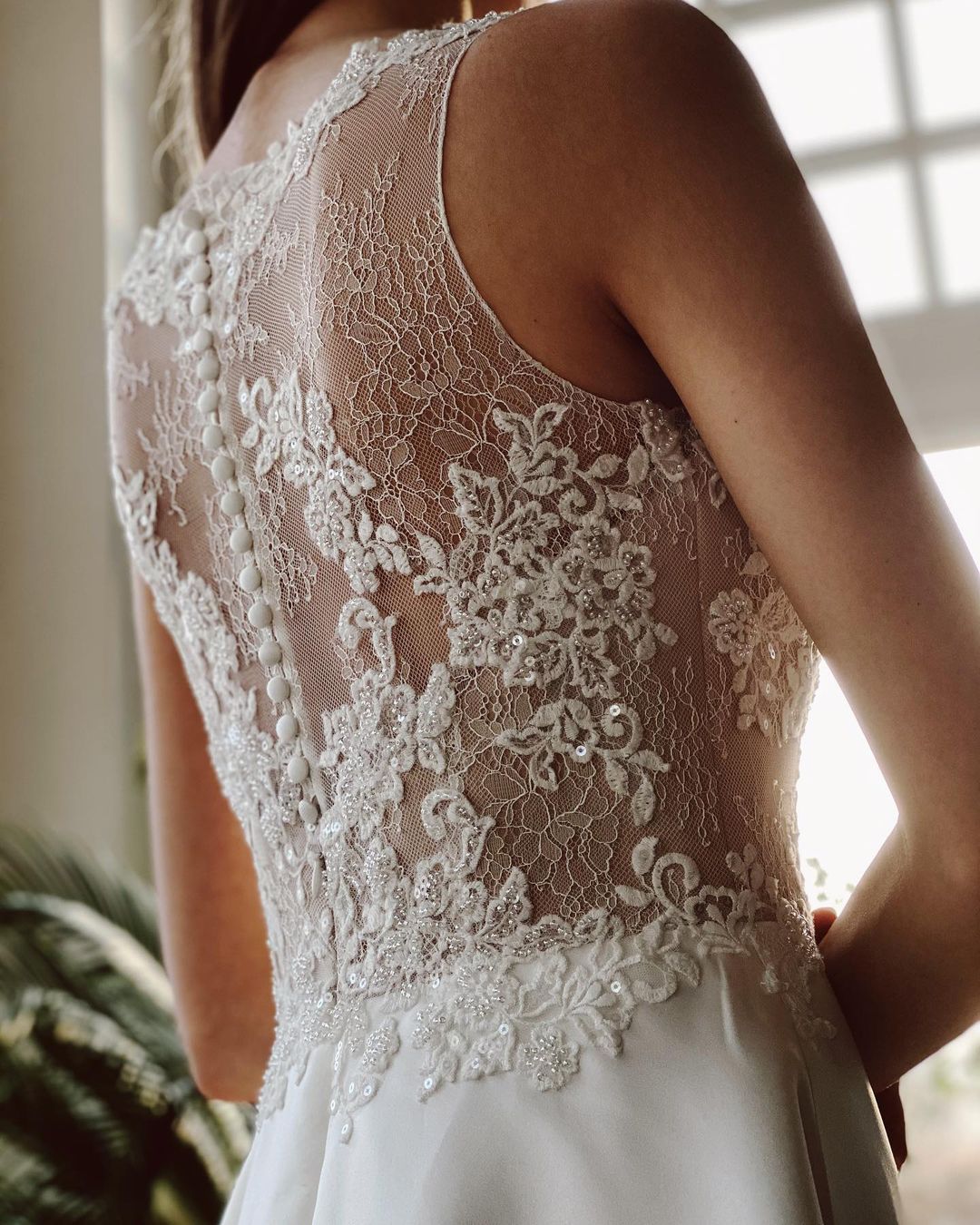 Long Mermaid Bateau Appliques Lace Wedding Dress With Pearl Sash-showprettydress
