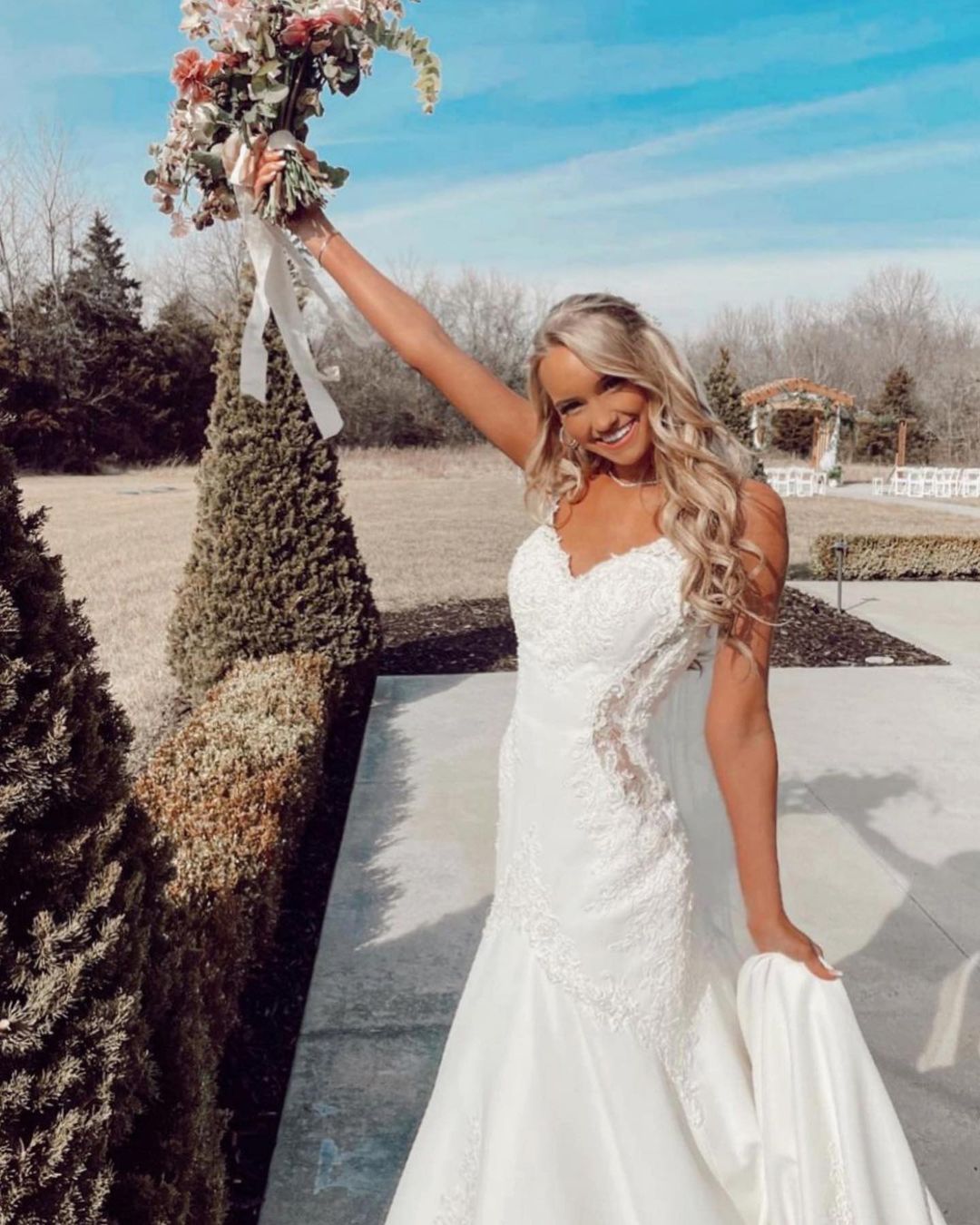 Long Mermaid V-neck Spaghetti Straps Appliques Lace Wedding Dress-showprettydress