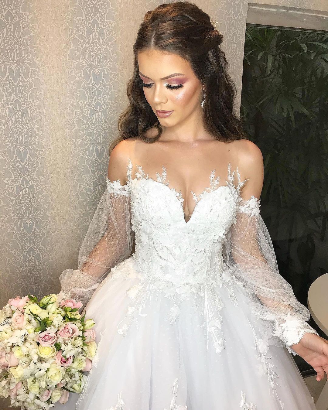 Long Princess Off-the-shoulder Tulle Wedding Dress with Bubble Sleeves-showprettydress