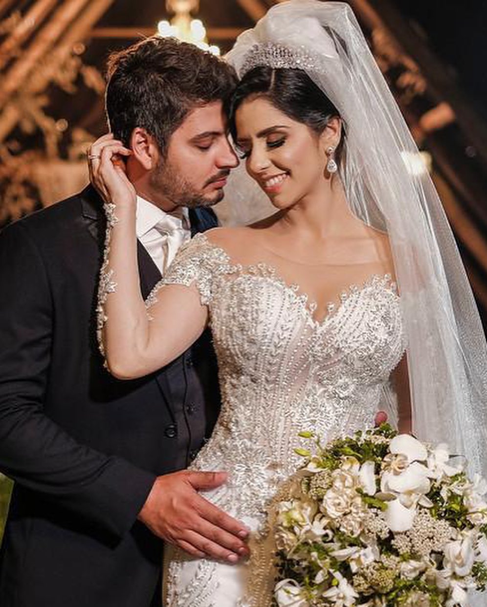 Long Sleeves Mermaid Off-the-shoulder Tulle Wedding Dress with Appliques Lace-showprettydress