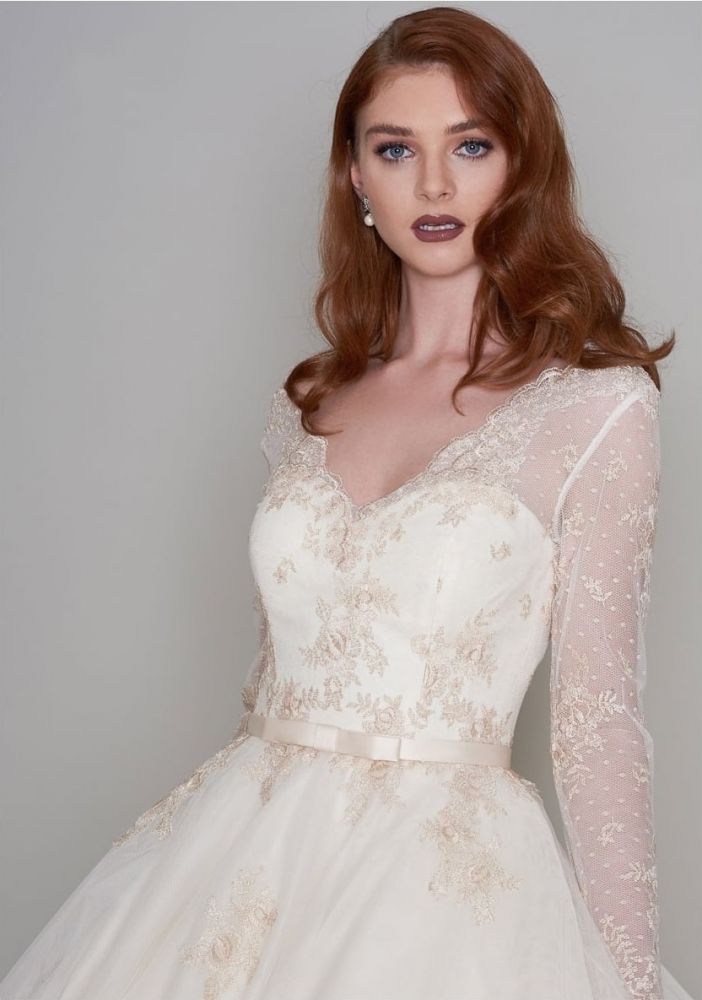 Long Sleevess V neck Ivory Short Lace Summer Wedding Dress-showprettydress