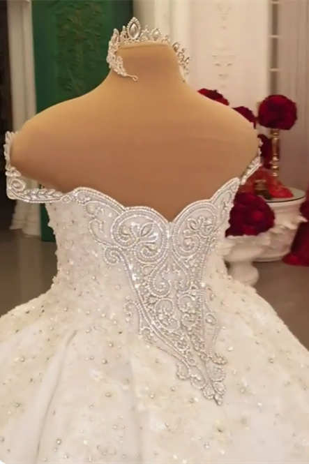 Luxurious Sparkle Beaded Ball Gown Extreme Train Wedding Dress-showprettydress