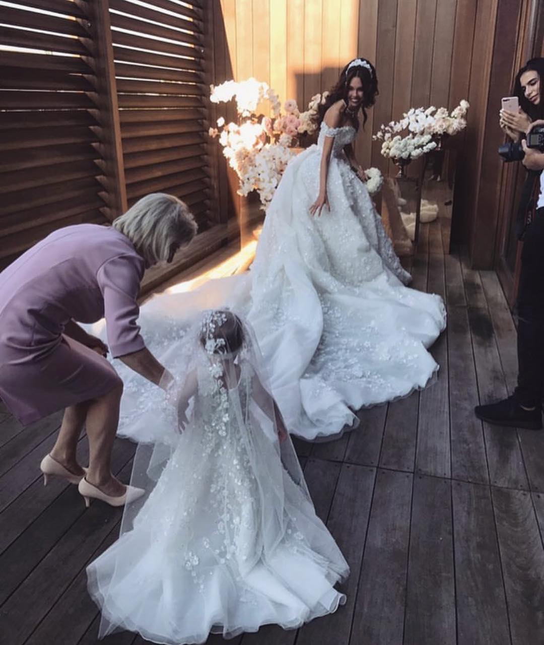 Luxury Long Ball Gown Off The Shoulder Appliques Lace Wedding Dresses-showprettydress