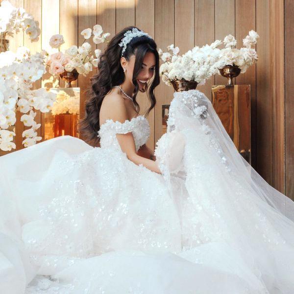 Luxury Long Ball Gown Off The Shoulder Appliques Lace Wedding Dresses-showprettydress