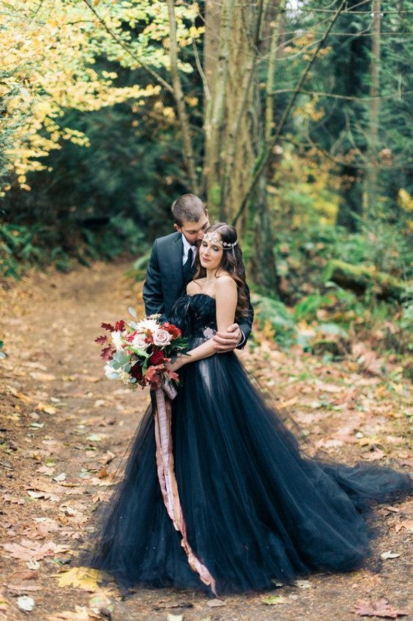 Modest Long A-line Princess Strapless Tulle Black Wedding Dress with Appliques Lace-showprettydress