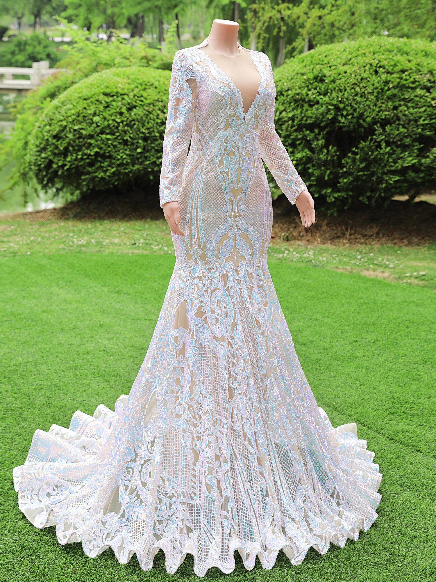 Modest Long Sleeves Mermaid V-neck Sequined Formal Prom Dresses-showprettydress
