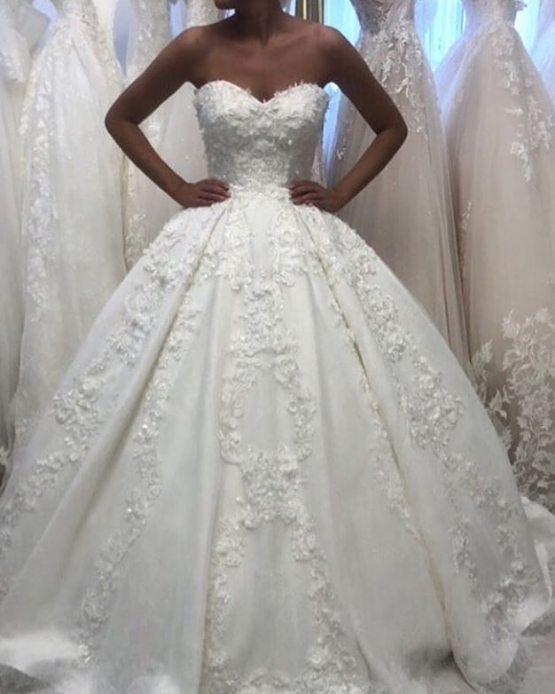 Romantic Long Ball Gowns Sweetheart Wedding Dress With 3D Floral Appliques Lace-showprettydress
