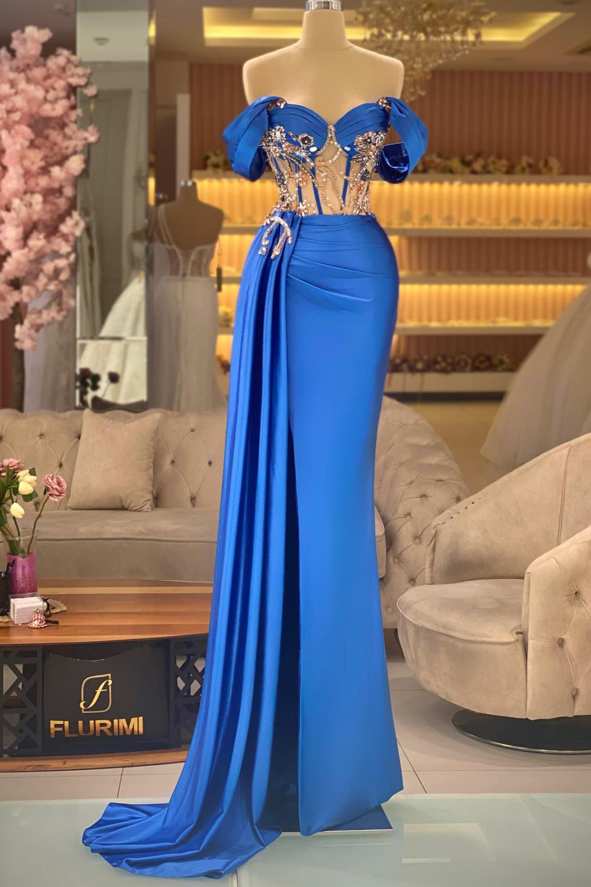 Showprettydess Elegant Off-the-Shoulder Royal Blue Beaded Sleeveless Prom Dress with Split-showprettydress