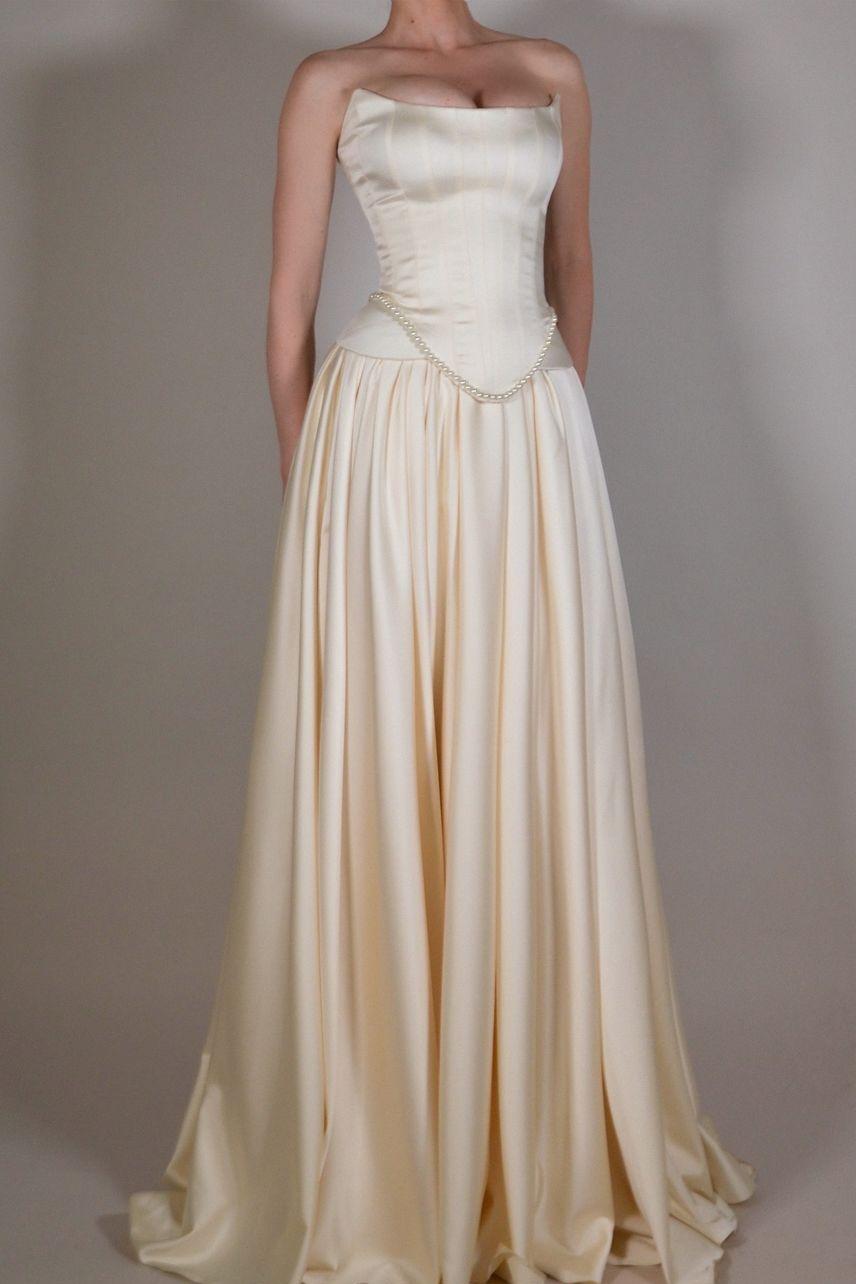 Showprettydess Exquisite Satin Ivory Strapless Sleeveless Pleated Prom Dress with Beadings-showprettydress