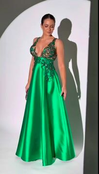Showprettydess Glamorous Dark Green Satin Sleeveless Spaghetti Strap Prom Dress with Beadings-showprettydress