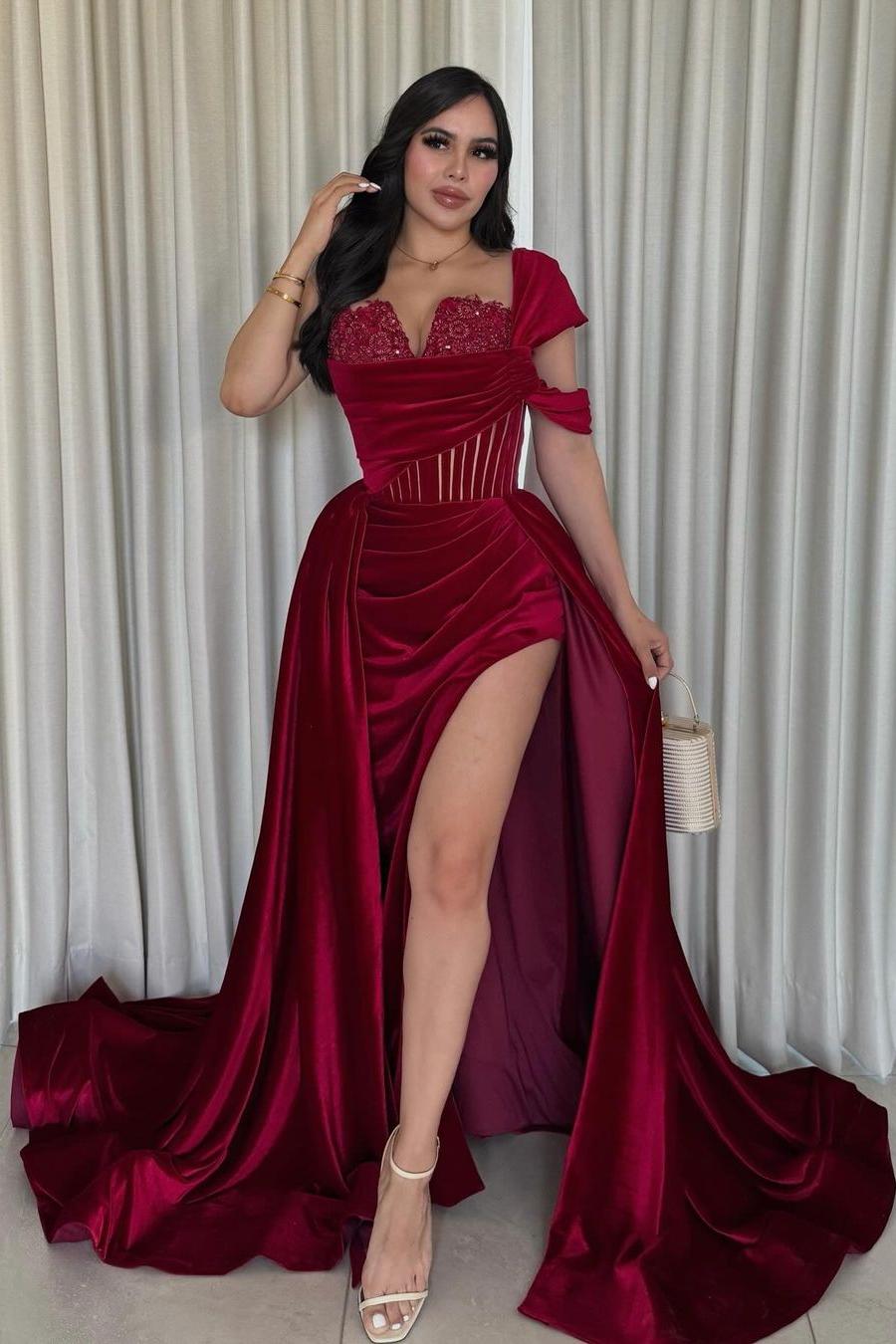 Showprettydess Glamorous Red Velvet One-Shoulder Sleeveless Long Pleated Prom Dress with Split-showprettydress