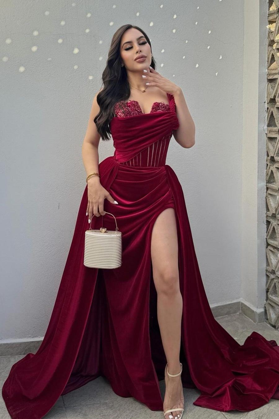 Showprettydess Glamorous Red Velvet One-Shoulder Sleeveless Long Pleated Prom Dress with Split-showprettydress