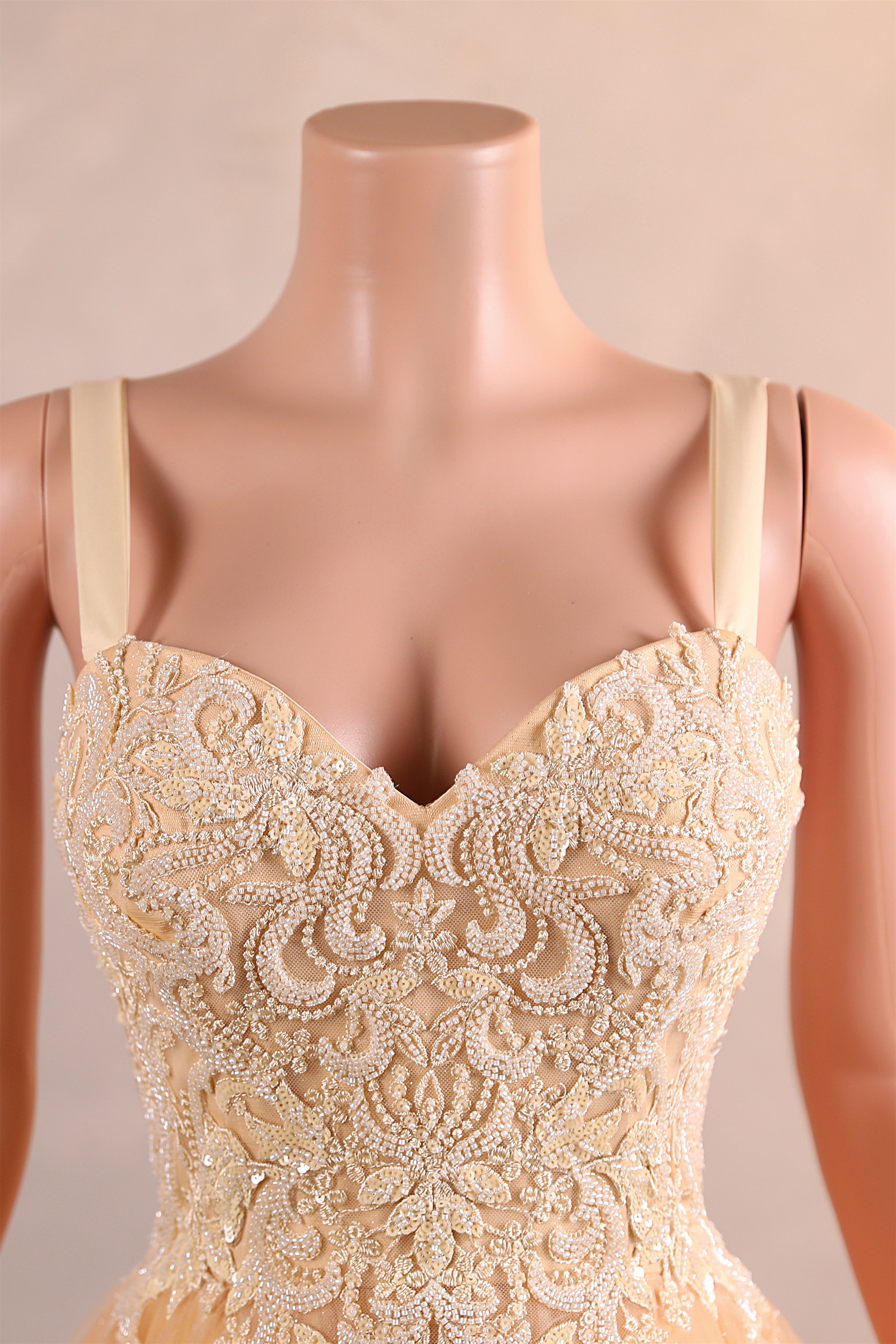 Straps Sparkle Ball Gown Sleeveless Beaded Quince Dresses-showprettydress