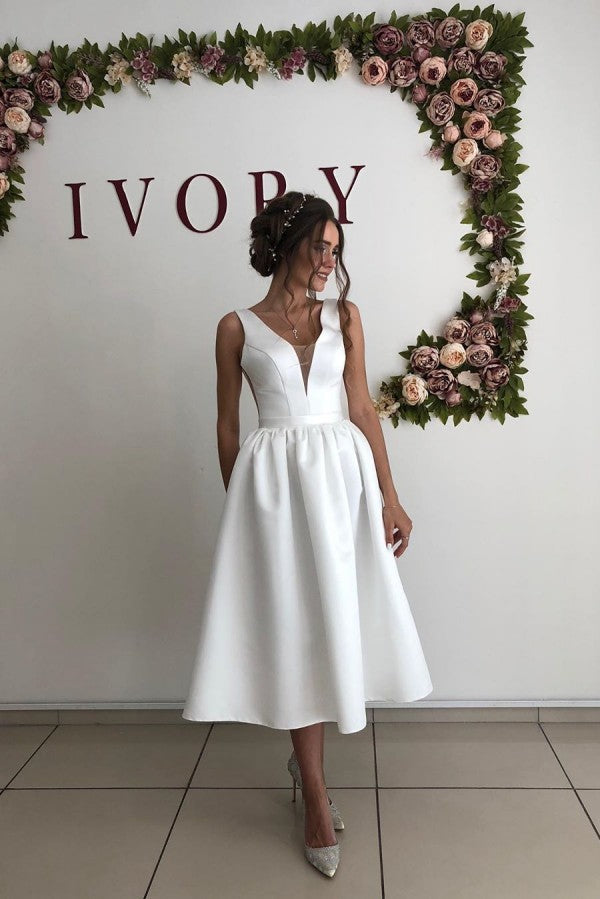 V neck White Pleats Sleeveless Short Summer Beach Wedding Dresses