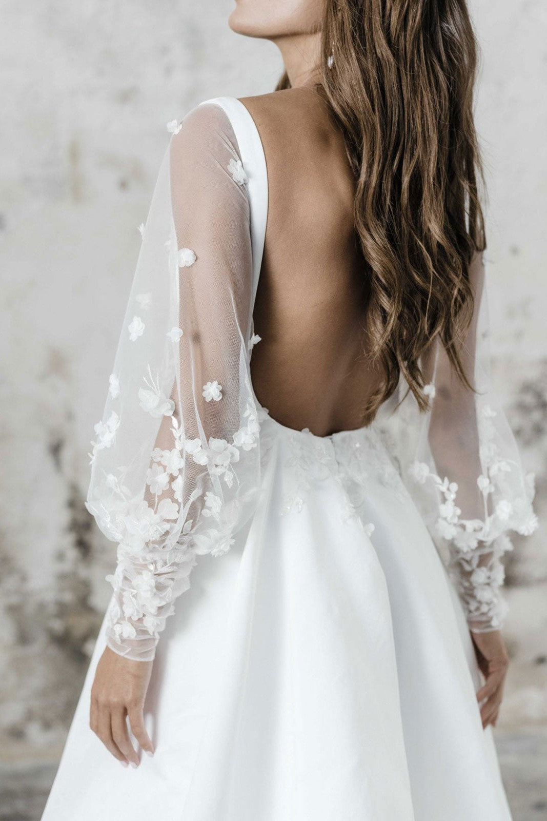 White Casual Wedding Dress A-Line Square Neck Long Sleeves Sexy Backless Applique Cut-Outs Split Front Long Bridal Gowns-Showprettydress