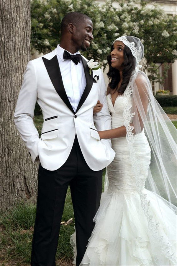 male wedding dress White Groom Tuxedos Men Wedding Suits Peaked Lapel Groomsmen Wear Prom  Party Suits Showprettydress
