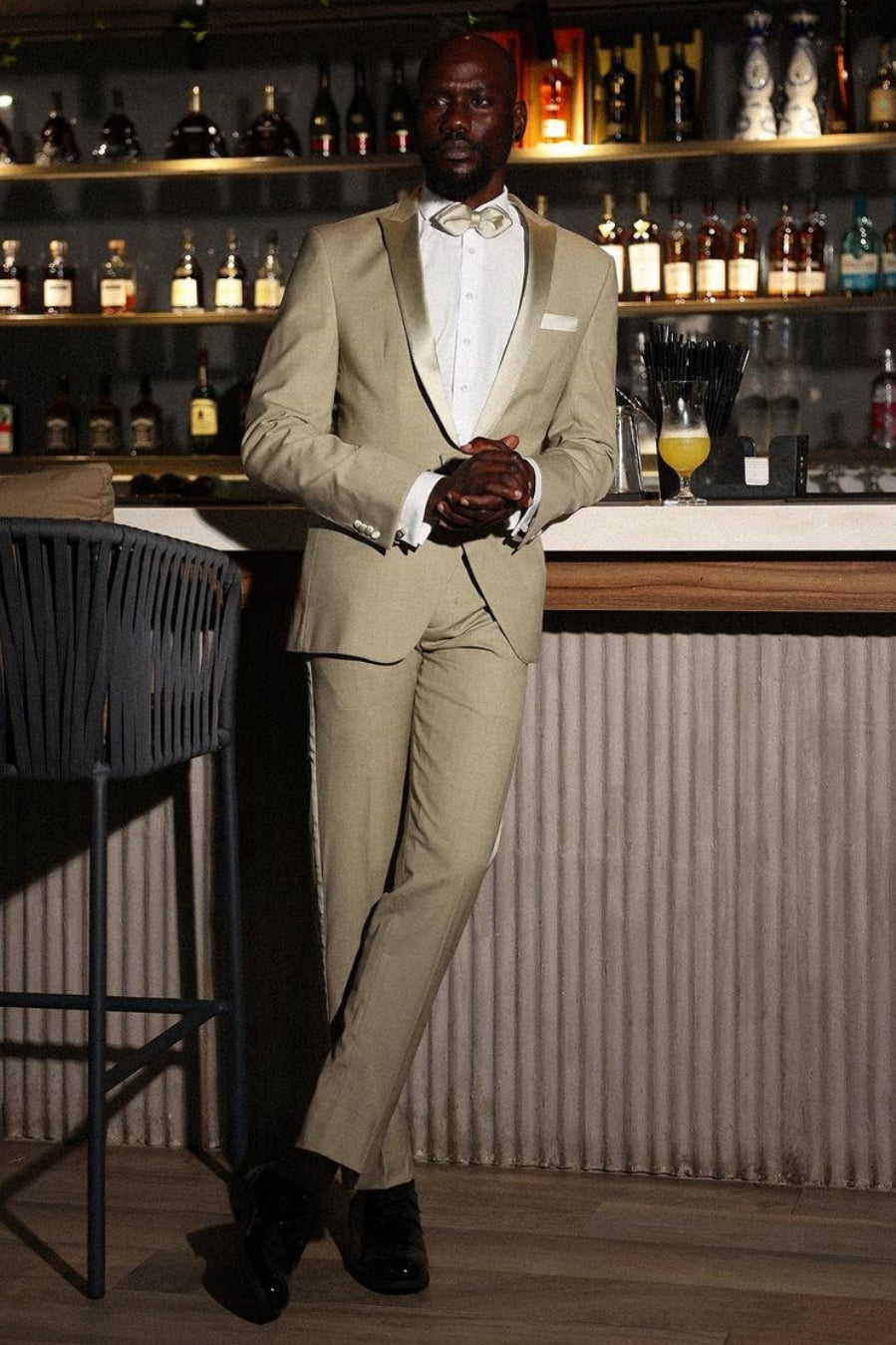 Khaki Double-Breasted Prom Suit with Satin Peaked Lapel