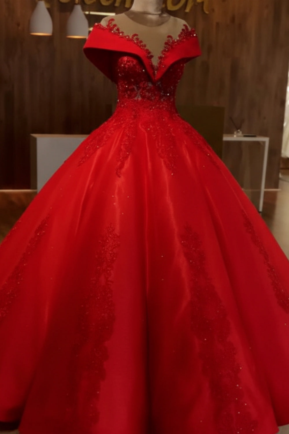 Scarlet Off-the-Shoulder Quinceanera Dresses Lace Crystal Puffy Ball Gown Evening Dress
