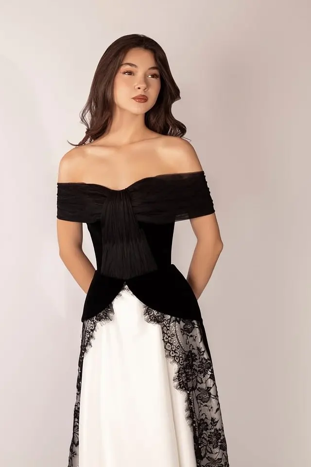 Timeless Black White Off The Shoulder Prom Dresses Floor Length With Pleats