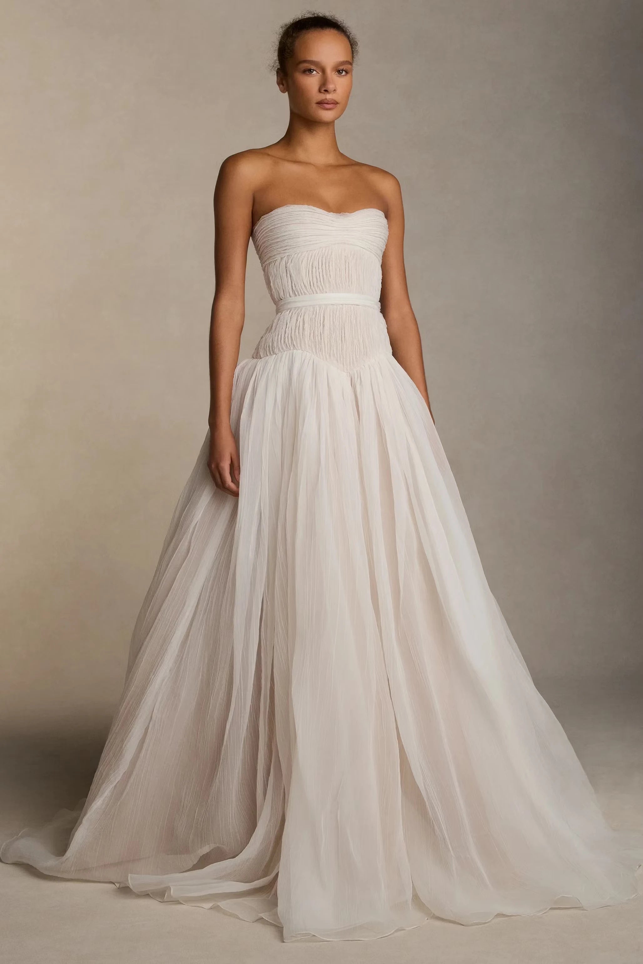 Luxurious Strapless Sleeveless Tulle Prom Dresses A-Line With Pleats