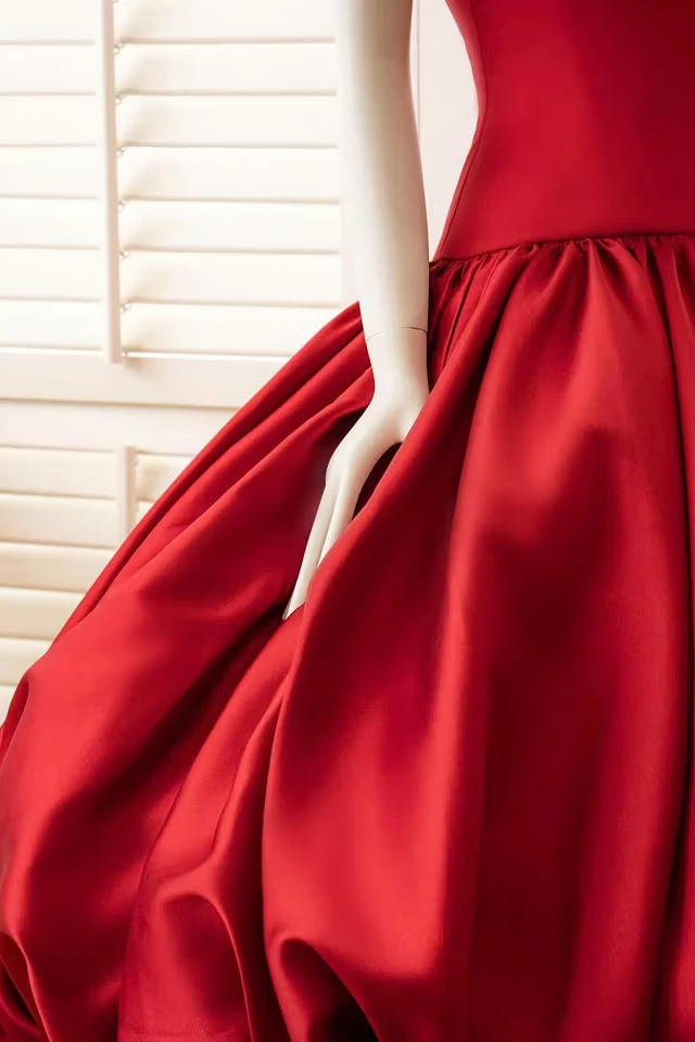 Luxurious Red Off The Shoulder Satin Prom Dresses A-Line With Pocket Pleats