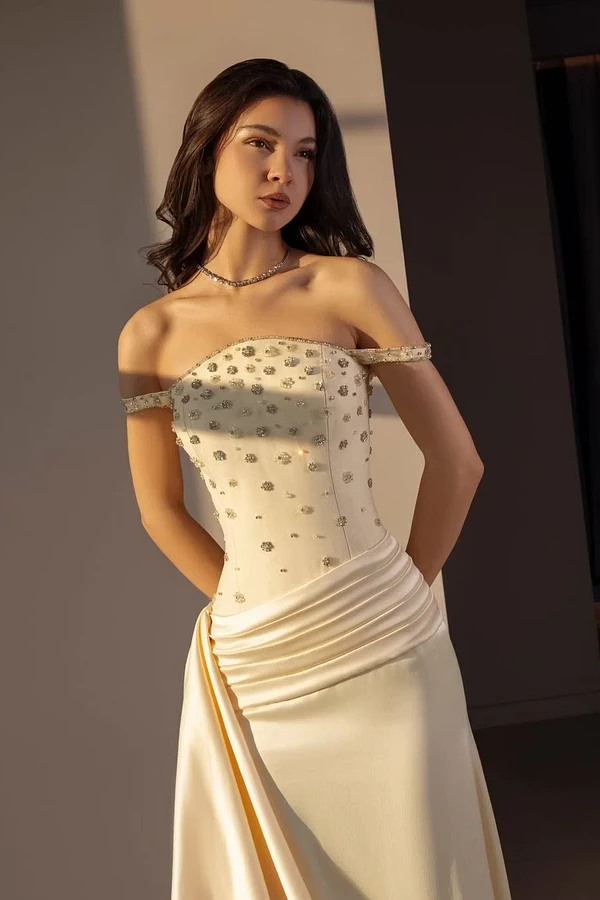 Graceful Champagne Off The Shoulder Satin Mermaid Prom Dresses Sheath Gem With Pleats