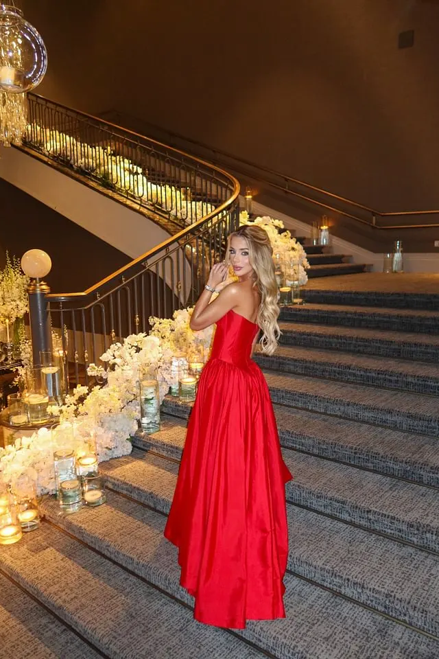 Luxurious Red Sweetheart Strapless Sleeveless Satin Wedding dresses A-Line With Zipper Pleats