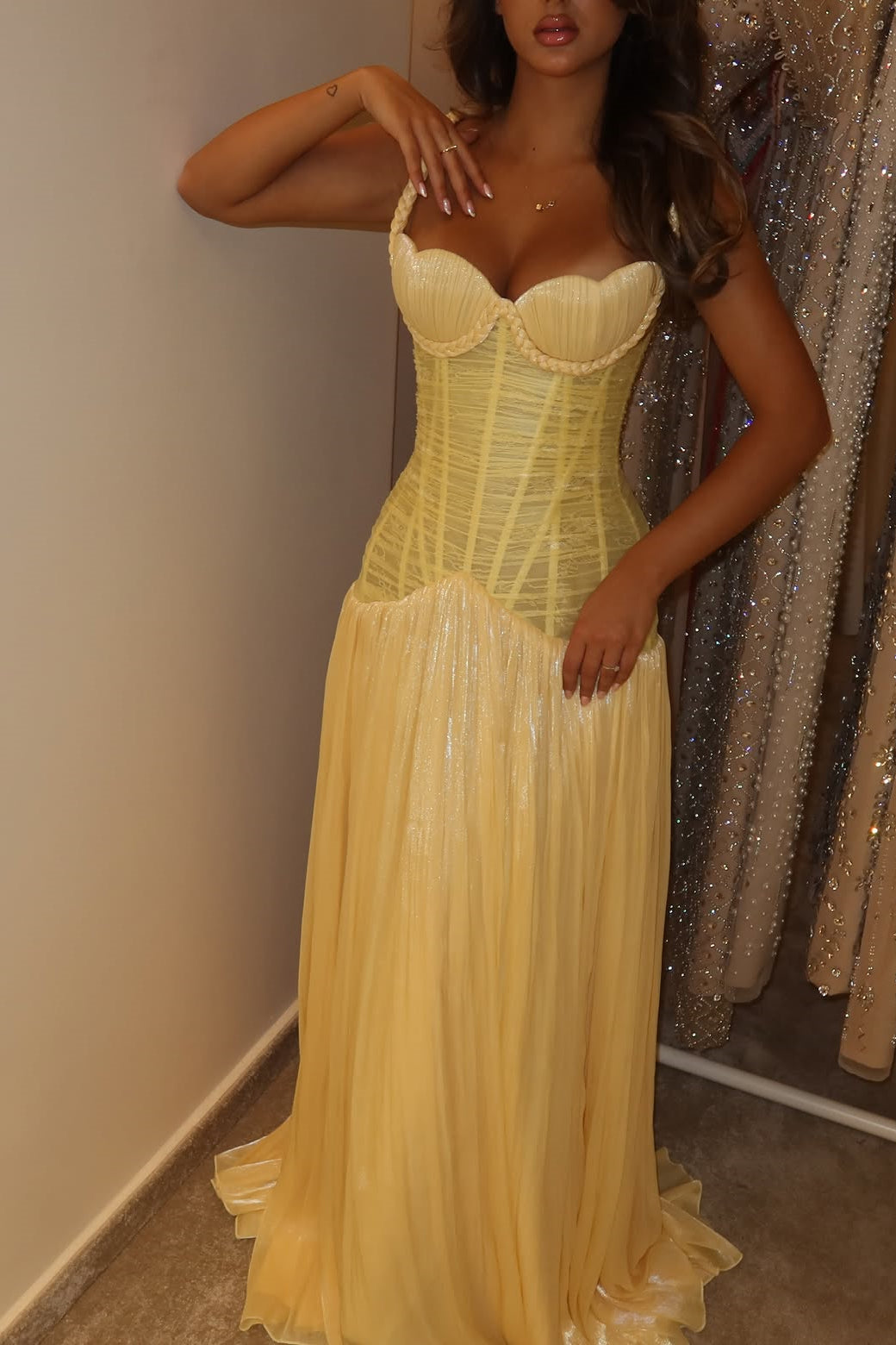 Elegant Yellow Sweetheart Straps Sleeveless Wedding dresses Floor Length With Pleats
