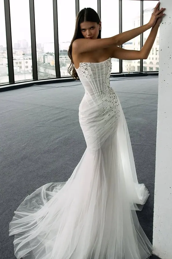 Elegant White Strapless Sleeveless Mermaid Tulle Wedding dresses Gem With Zipper Pleats