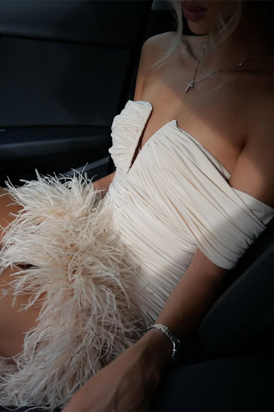 Modern Off The Shoulder Mermaid Homecoming Dresses Mini With Feather Pleats