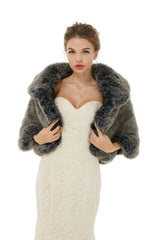 Amey - Winter Faux Fur Wedding Wrap-showprettydress