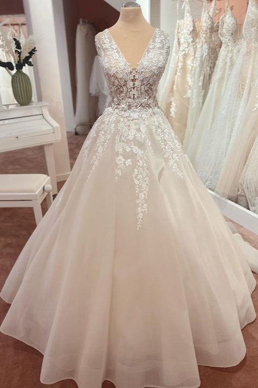 Beautiful Long A-Line Appliques Lace Tulle Wedding Dress-showprettydress