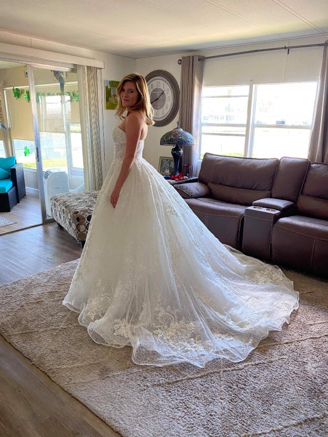 Beautiful Long A-line Off-the-shoulder Lace Appliques Wedding Dress with Beads-showprettydress