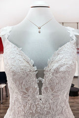 Beautiful Long A-line Tulle Lace V Neck Open Back Wedding Dresses-showprettydress