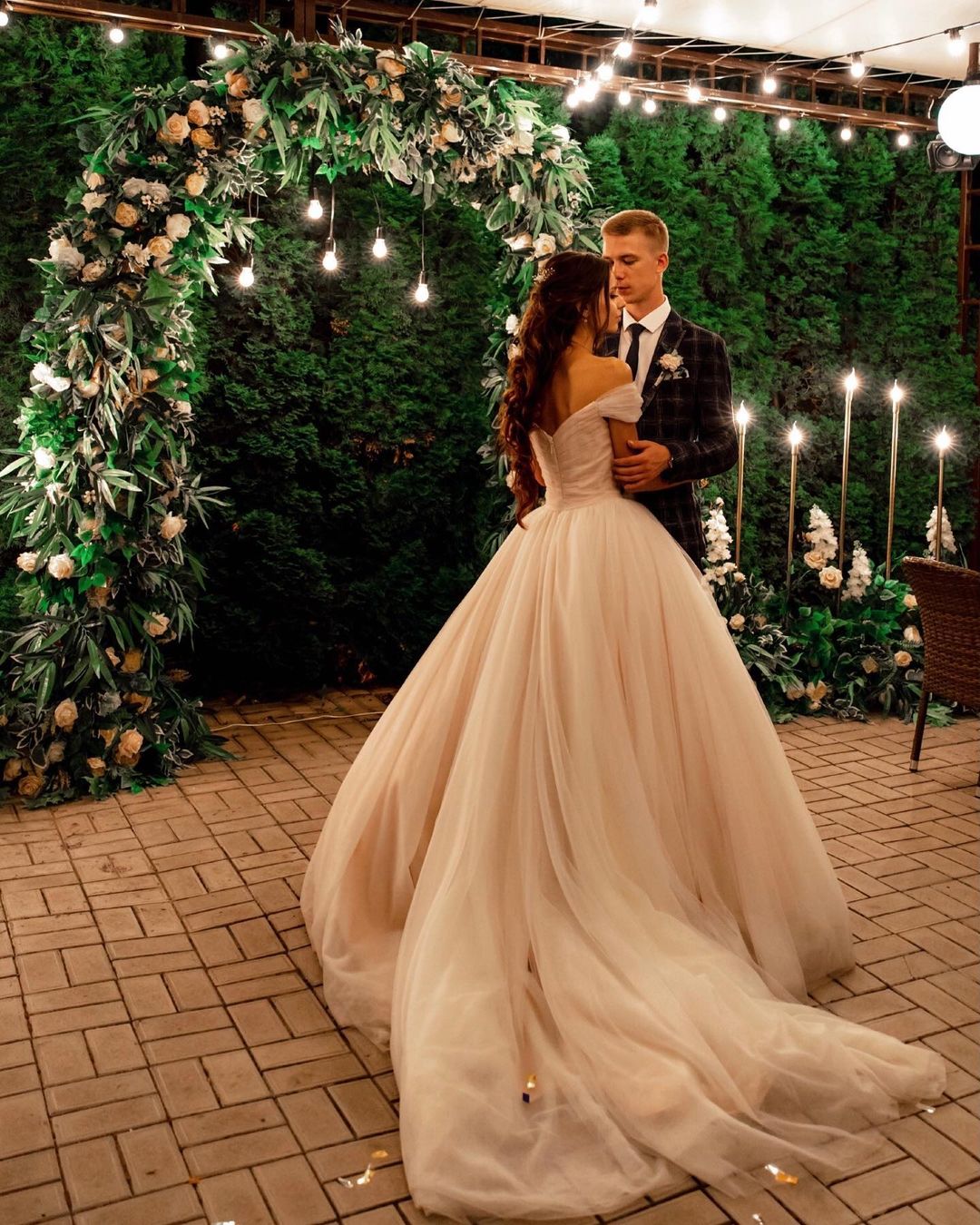 Beautiful Long Princess Tulle Off-the-shoulder A-line Wedding Dress with Chapel Train-showprettydress