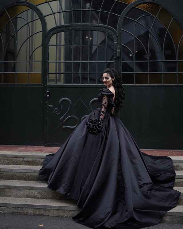 Black V neck Long Sleevess Ball gown Wedding Dress-showprettydress