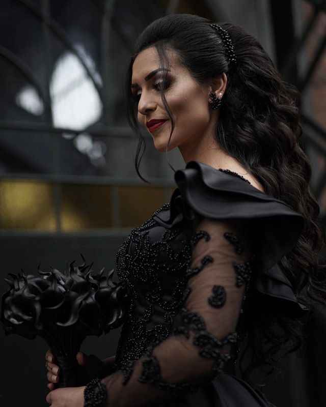 Black V neck Long Sleevess Ball gown Wedding Dress-showprettydress