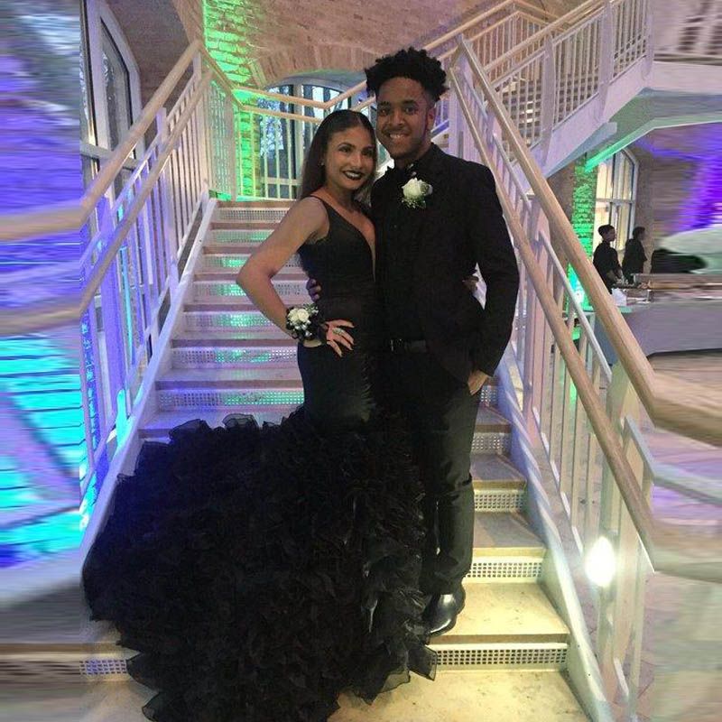 Chic Black Deep-V-Neck Mermaid Sleeveless Prom Party Gowns-showprettydress