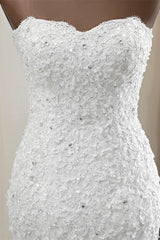 Chic Long Mermaid Strapless Lace Appliques Wedding Dress-showprettydress