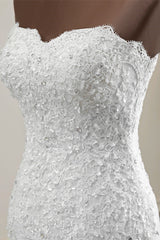 Chic Long Mermaid Strapless Lace Appliques Wedding Dress-showprettydress