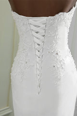 Chic Long Mermaid Strapless Lace Appliques Wedding Dress-showprettydress