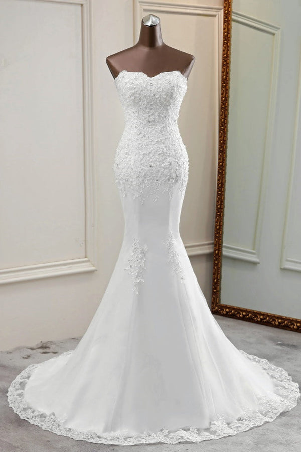 Chic Long Mermaid Strapless Lace Appliques Wedding Dress-showprettydress