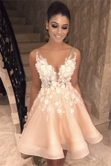 Chic Spaghetti Straps V-neck Homecoming Dress Chic Appliques Flowers Short Homecoming Dress-showprettydress