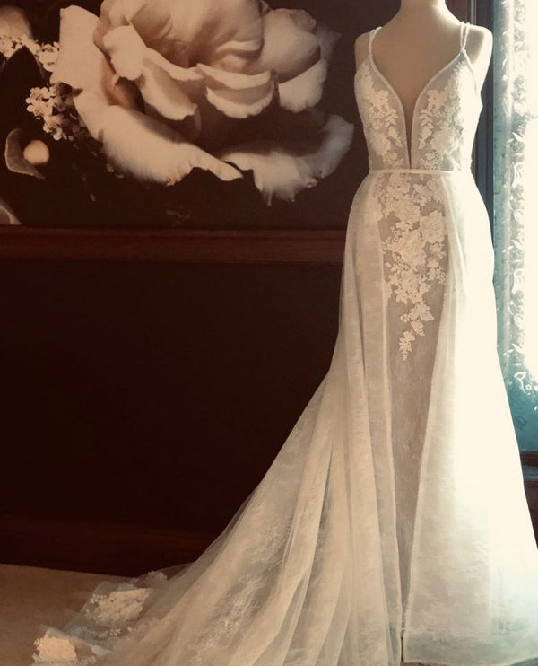 Classic Double V Neck Floral Lace Wedding Bridal Gowns Sweep Train-showprettydress