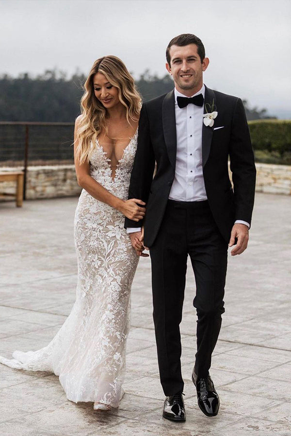 Classic V Neck Spaghetti Straps Mermaid Wedding Gown Floral Lace Dress for Bride-showprettydress