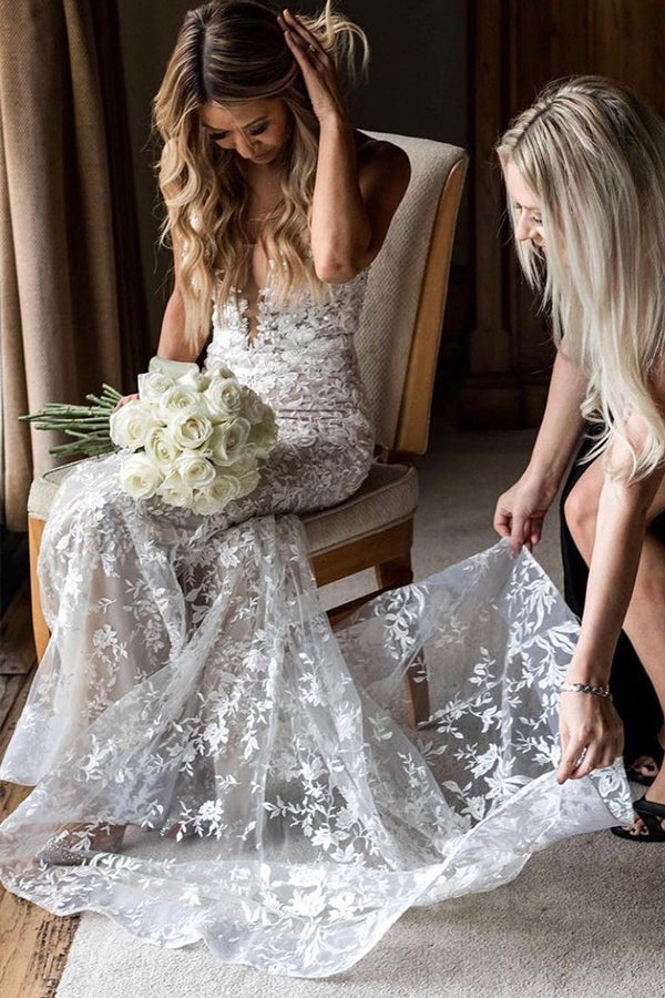 Classic V Neck Spaghetti Straps Mermaid Wedding Gown Floral Lace Dress for Bride-showprettydress