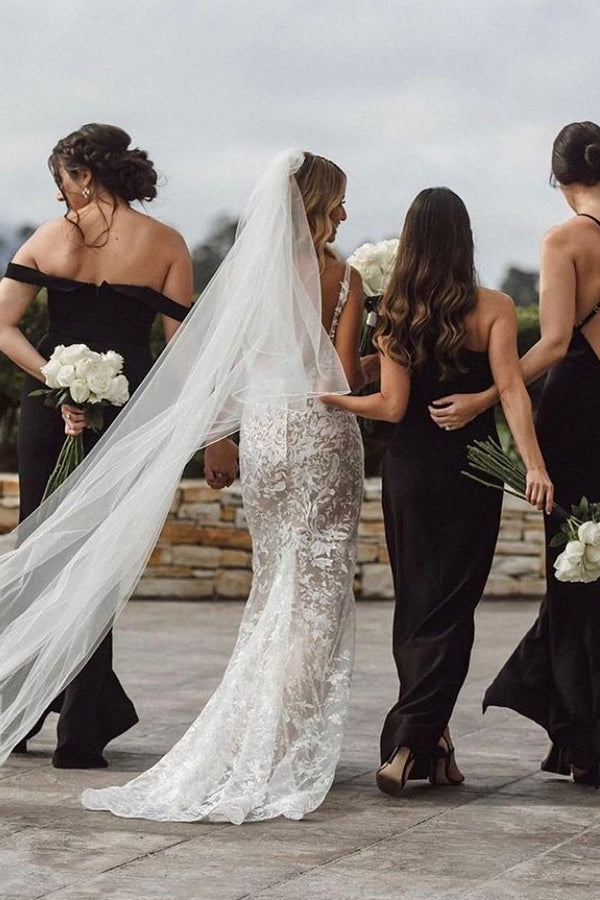 Classic V Neck Spaghetti Straps Mermaid Wedding Gown Floral Lace Dress for Bride-showprettydress