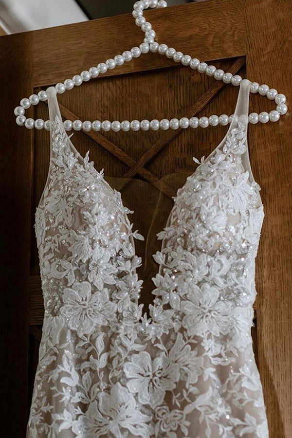 Classic V Neck Spaghetti Straps Mermaid Wedding Gown Floral Lace Dress for Bride-showprettydress