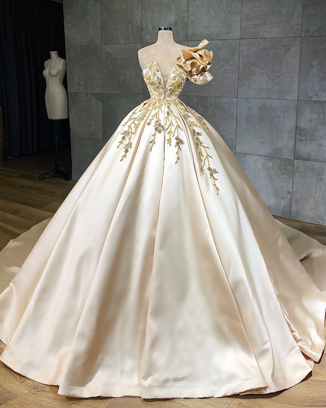 Classy Long A-Line Sweetheart Crystal Satin Ruffles Wedding Dress-showprettydress