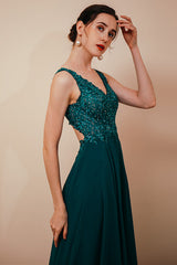 Dark Green V-neck Open-back Sleeveless Lace Evening Dress-showprettydress